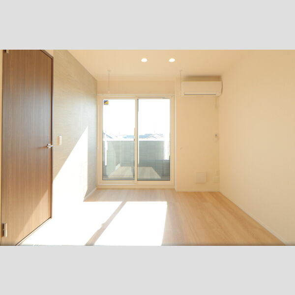 ルベルコート(RUBER COURT)301号室 リビング