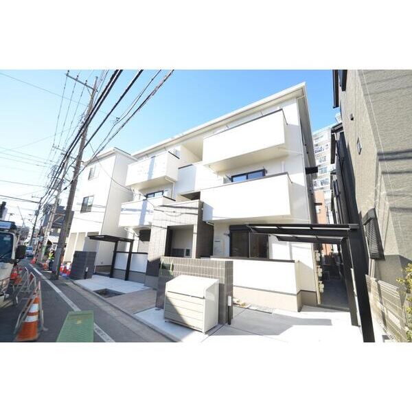 Twin　Leaves　B101号室 外観