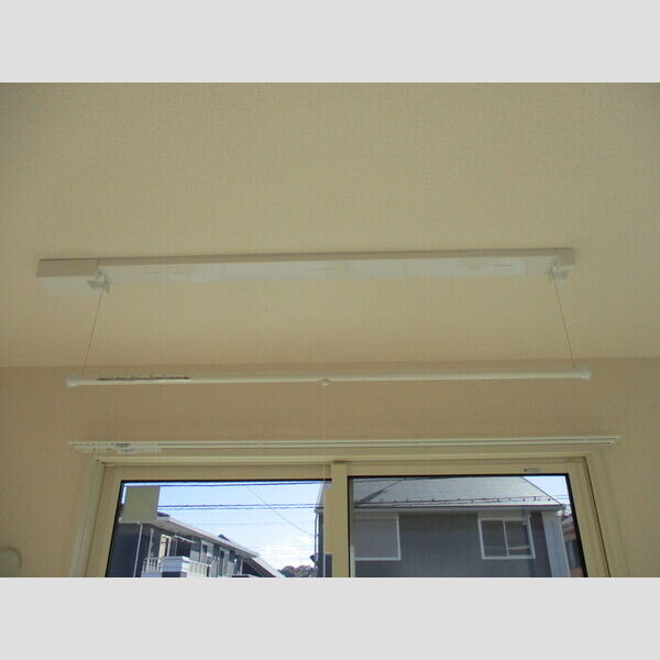 gloire(グロワール)(due・trois)　due(ドゥ)102号室 室内物干し