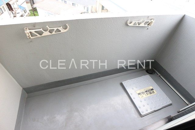 リーセントパレス宮崎6階 開放的で明るい空間を演出してくれるバルコニーです