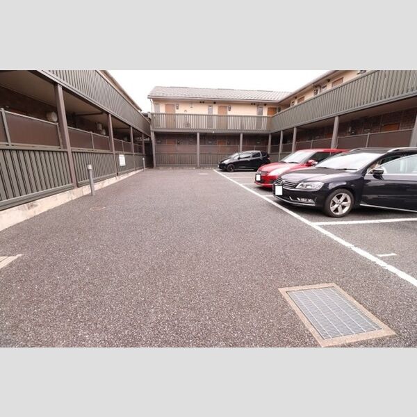 モナリエ平和台　ⅠⅡⅢⅡ202号室 敷地内駐車場(空き要確認)