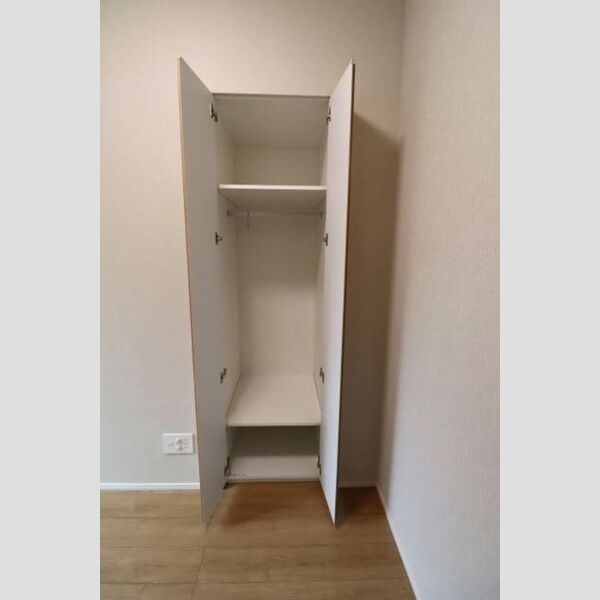 サンジョイアゼロ108号室 収納(洋5、4)