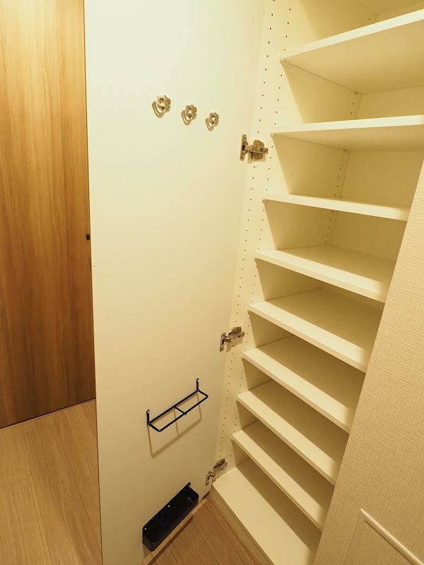 クレヴィアリグゼ日暮里根岸2階 収納