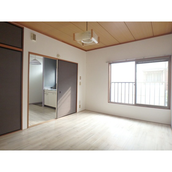 サンルーフ幕張202号室 リビング