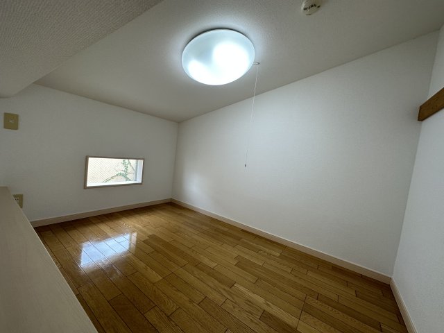 エルミタージュ103号室 寝室