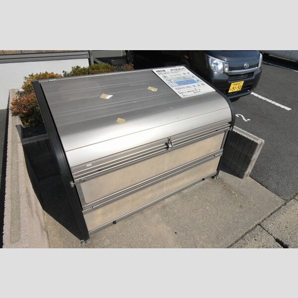 メゾン・ボナール　A・B ダストボックス