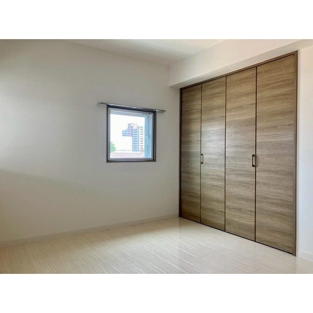 ＧＲＡＮＤＲＥＶＥ見附町 洋室