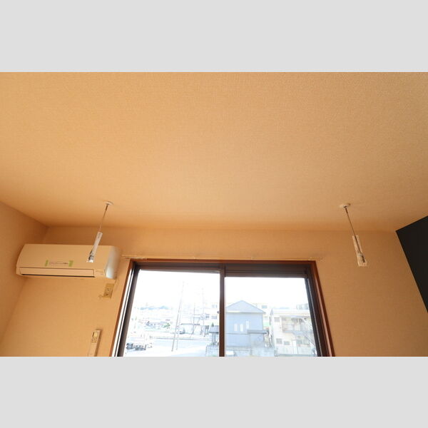 サーンク都202号室 室内物干し