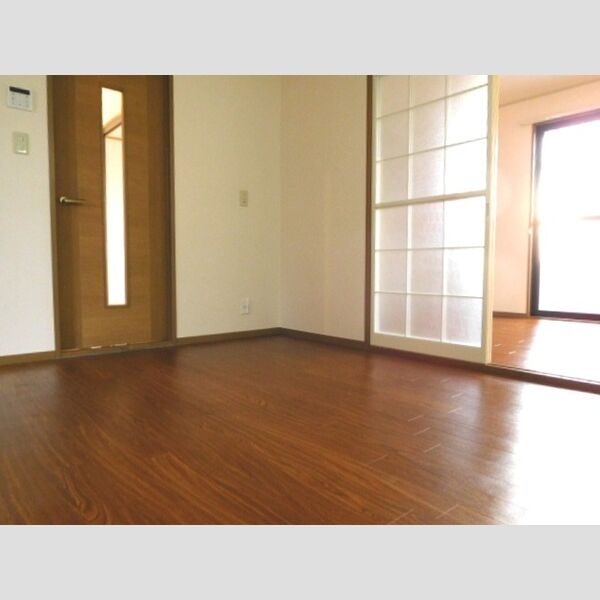 クウィンスコート リビング