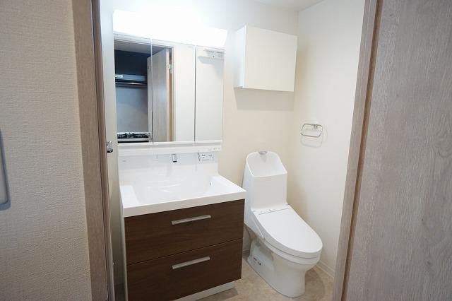 ・ROOTs Yokohama Yoshinocho4階 玄関