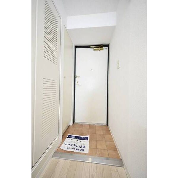 メゾン・ド・ヴィレ荻窪0205号室 玄関