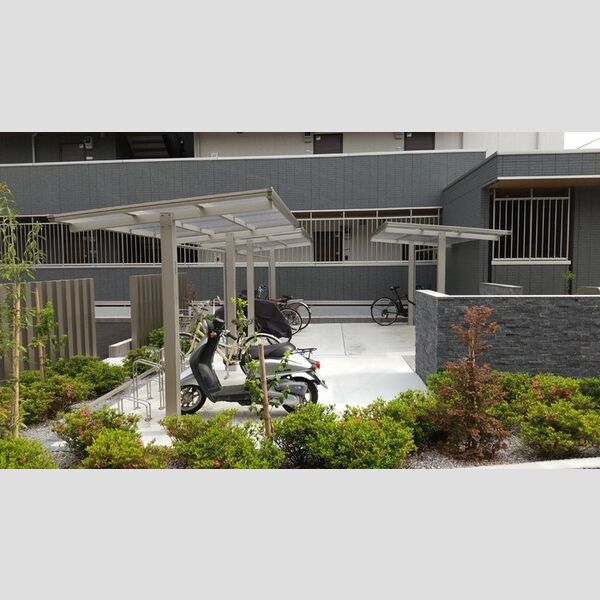 セジュール鳥井戸 駐輪場