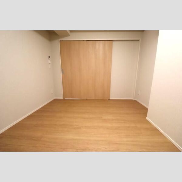 サンジョイアゼロ201号室 洋室5、5帖