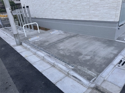 リブリ・Espoir六番館3階 駐車場