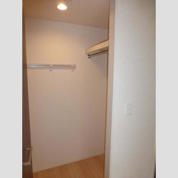ヴィラグランデⅡ211号室 クローゼット