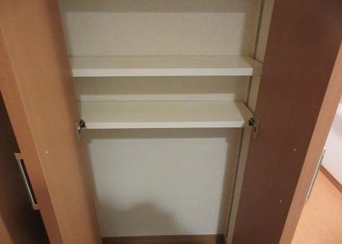 イトーピア大島ステーションコート12階 廊下にある物入　※2026年2月撮影の写真