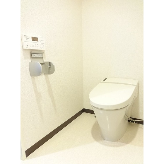 エルフラット鶯谷 内観