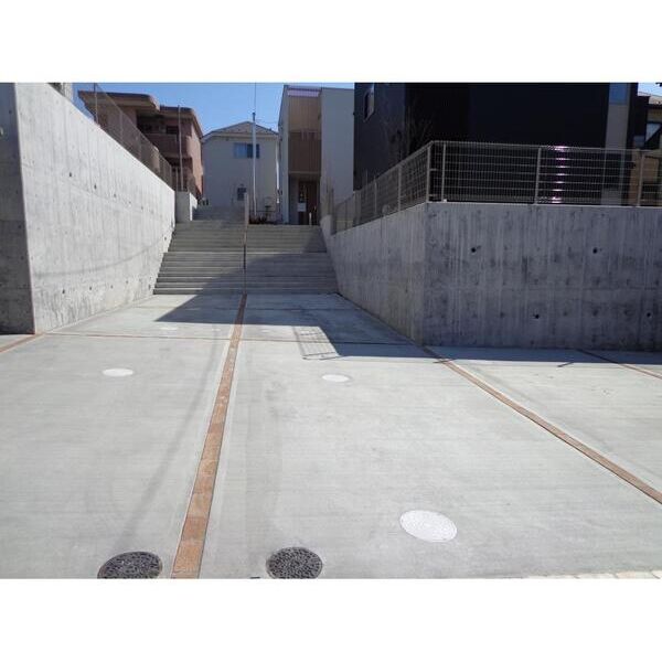 忠生4丁目貸家C棟 駐車場