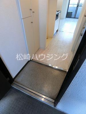ハラスパジオ中野 玄関