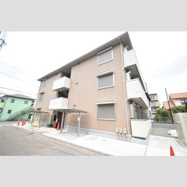 ラ・パージュ桜205号室 建物外観