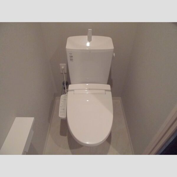ポラリス菊川603号室 温水洗浄暖房便座