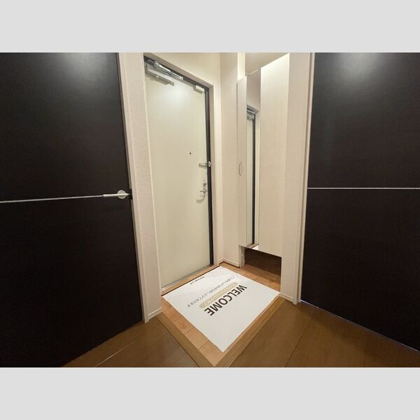 メゾン ラフィネ 玄関