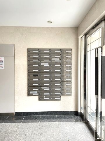 スカイコート下北沢壱番館201号室 メールボックス