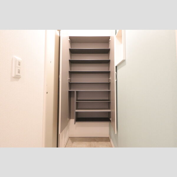 アンリシール・レイク シューズボックス