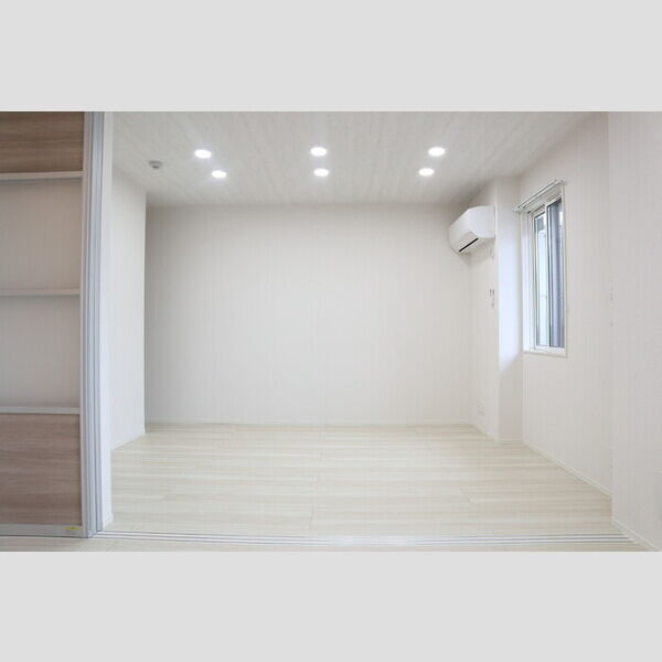 ソレイユ　ラ　コリーヌ東川口302号室 洋室