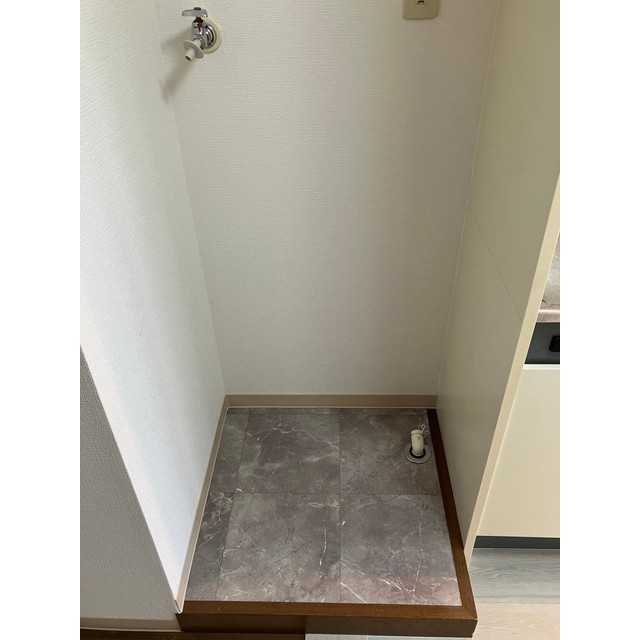 メゾン榎木町301号室 洗濯機置き場