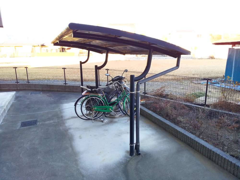 レオパレスミルリーフ203号室 駐輪場