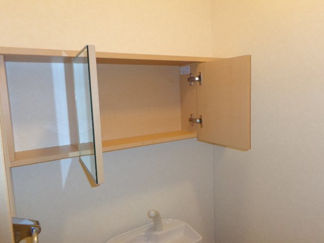 アバンティ・K2 トイレ戸棚