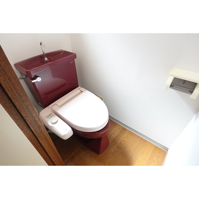 北新宿2丁目戸建 トイレ