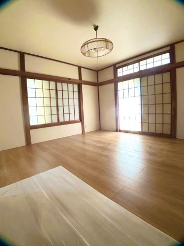 白旗4丁目戸建て 4DK 入居までにエアコンを取り付けます。
