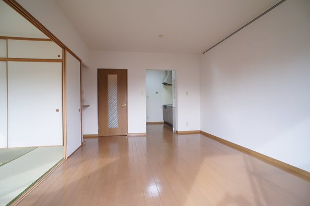 フロイデ勝田台弐番館 リビング