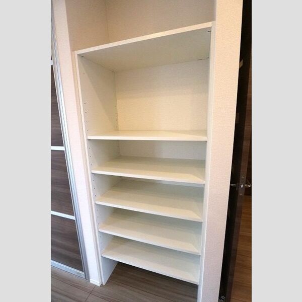 オーチャード ルームズ リビング収納