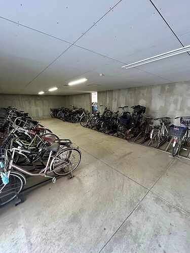 レクセルプライム拝島2階 駐輪場