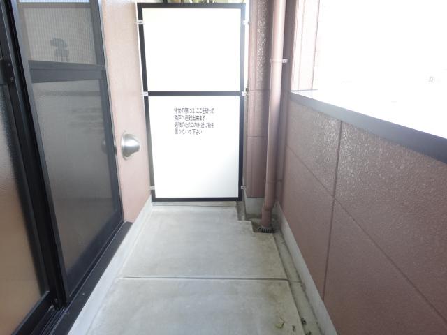 Ｇｒａｎｄｅ　Ｖｉｌｌａ（グランデ　ヴィラ）103号室 ベランダ