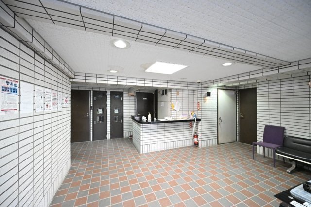 祐天寺センチュリー２１4階 エントランス