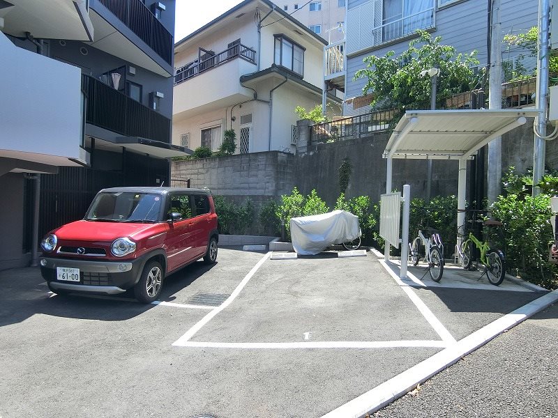 ヴァンベール横浜鶴見 駐車場
