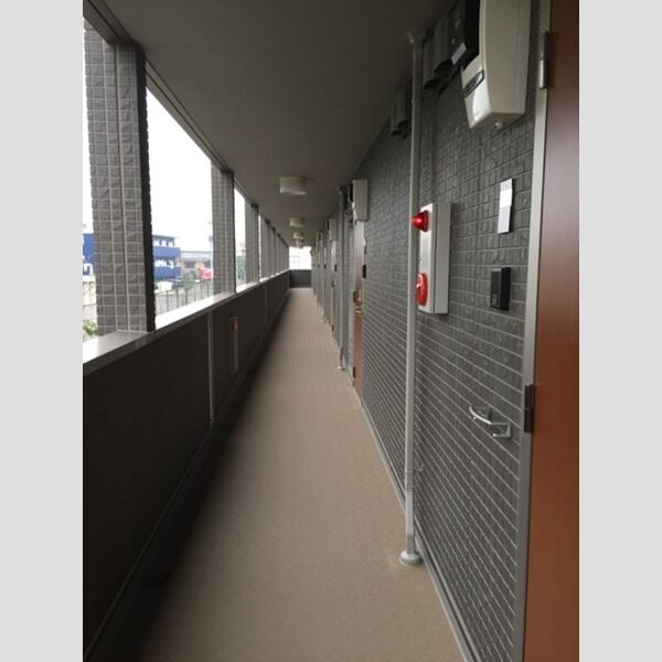 ロハス末広207号室 2階通路