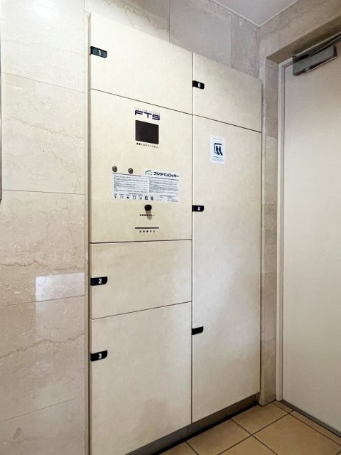 ＡｚａｌｅａＨｏｕｓｅ野方401号室 エントランス