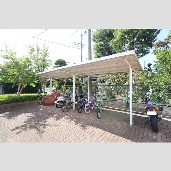 カサベルデ　C 駐輪場