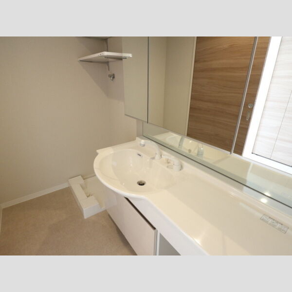 AZALEA502号室 3面鏡のシャンプードレッサー