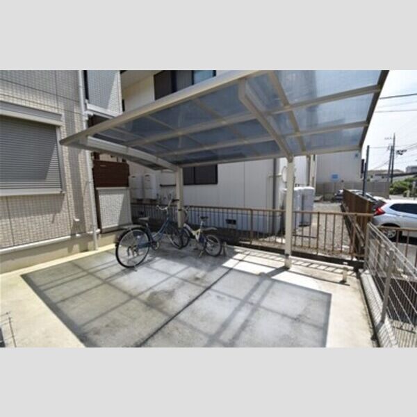 シャルム 駐輪場