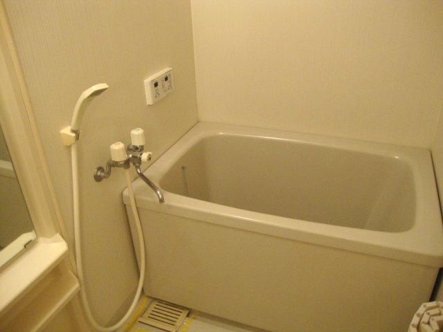 グランチェスタハイツB201号室 バス