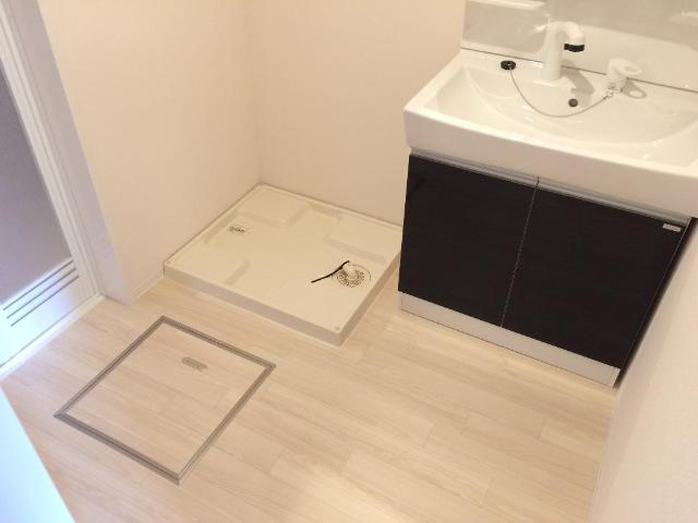 ロイヤルヒルズ101号室 脱衣所