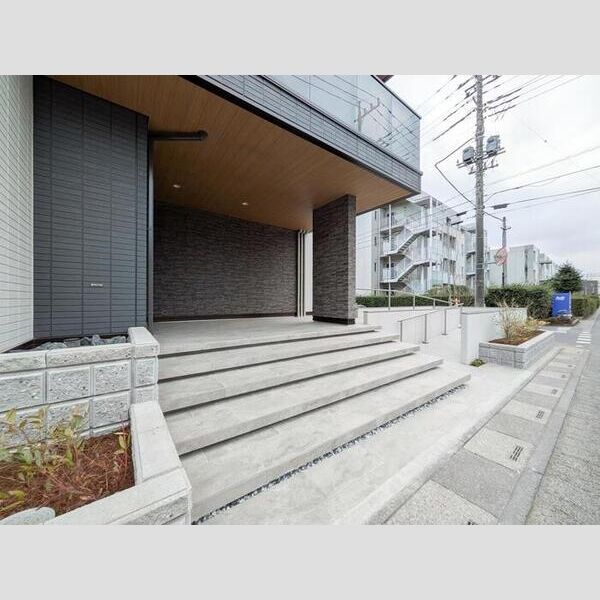 グランヴィル208号室 エントランス