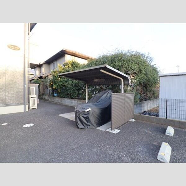 マウンテンスクエア103号室 駐輪場