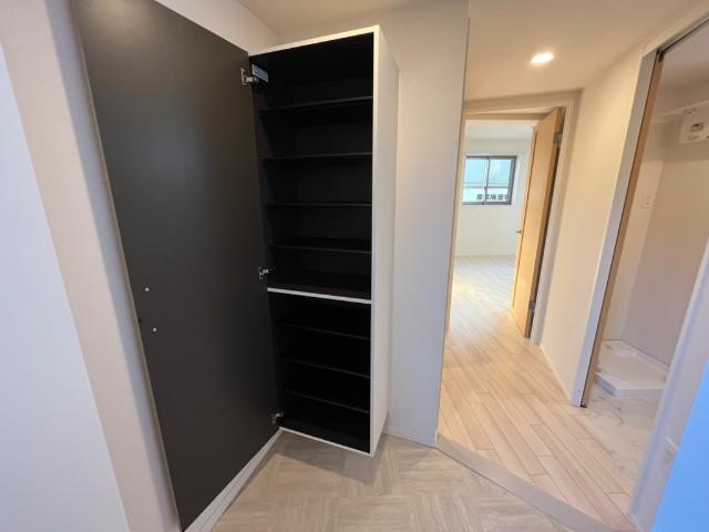 ＤＩＭＯＲＡ北千住　-ディモーラ北千住-201号室 下駄箱